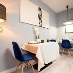 Shabbat Cozy Haven Апартаменти *